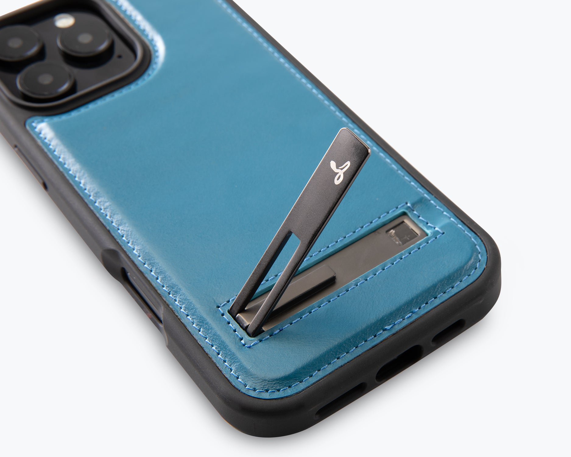 Apple iPhone 16 Pro Max - Metro Leather Phone Case