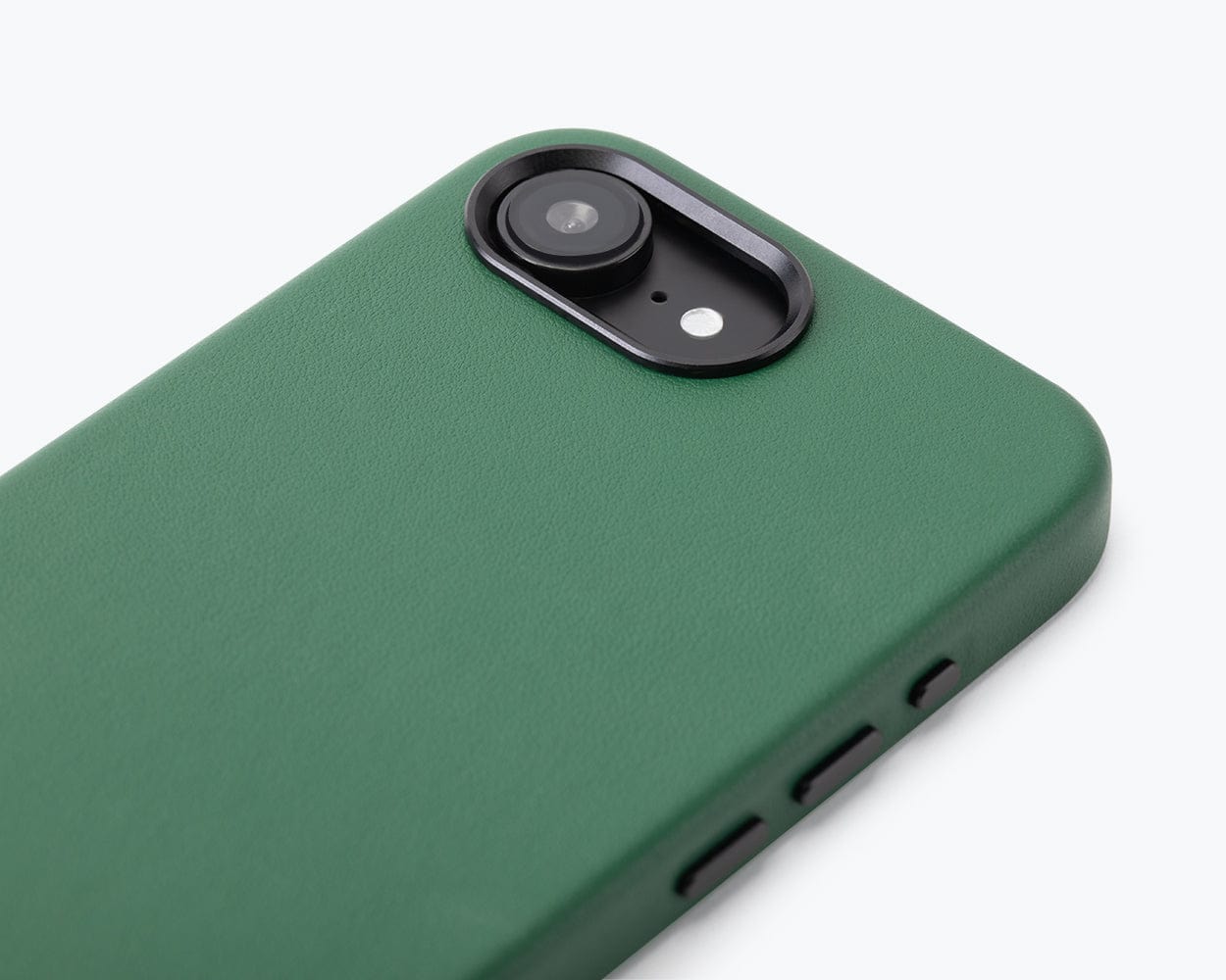 Apple iPhone 16e - Metro Slim Leather Phone Case