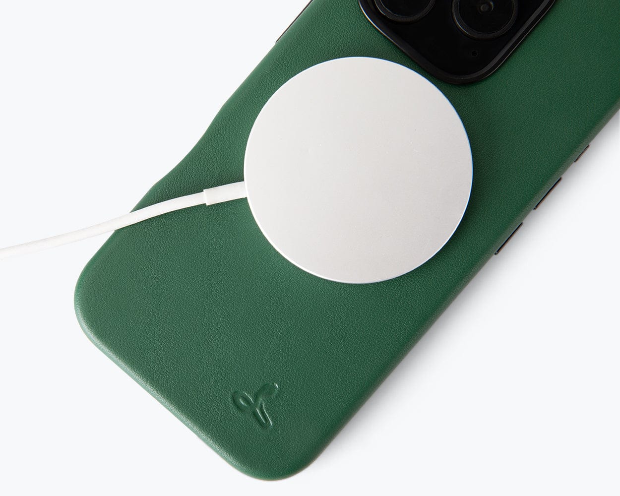 Apple iPhone 16 Pro - Metro Slim Leather Phone Case