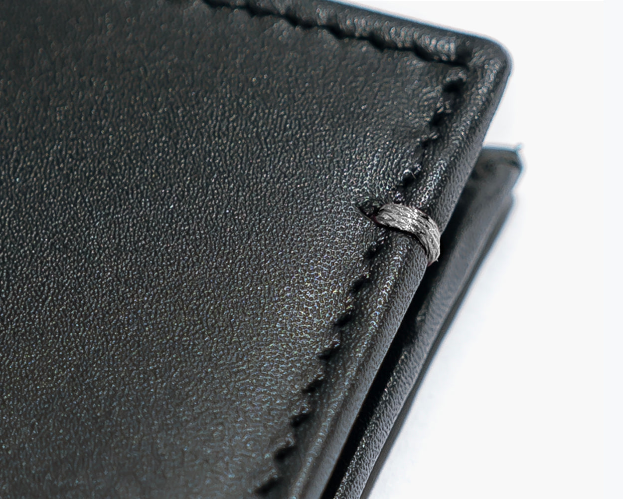 GELDBÖRSE AUS LEDER – DIE ESSENTIAL-KOLLEKTION