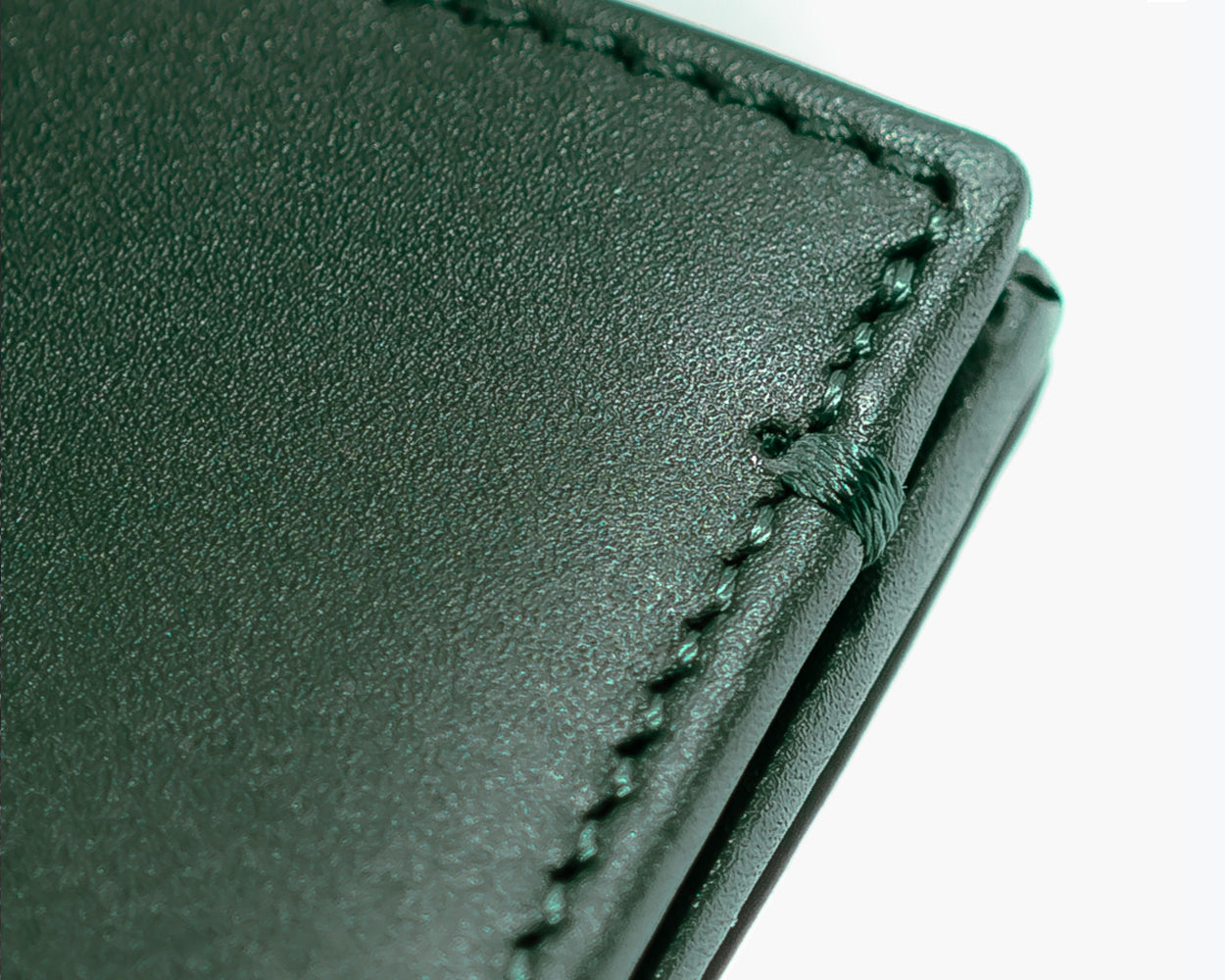 GELDBÖRSE AUS LEDER – DIE ESSENTIAL-KOLLEKTION