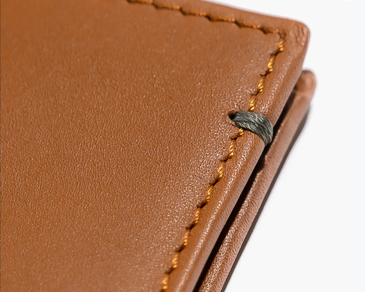 GELDBÖRSE AUS LEDER – DIE ESSENTIAL-KOLLEKTION
