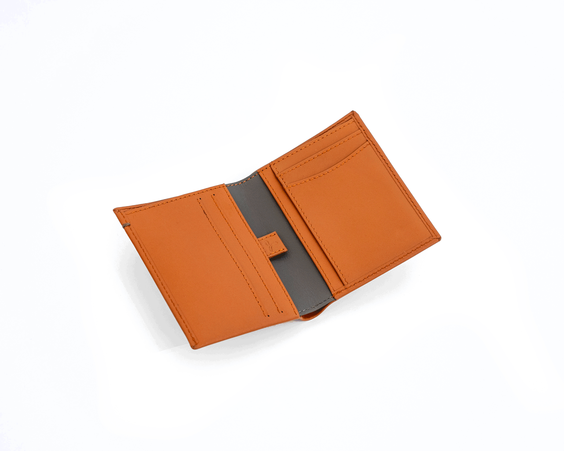 GELDBÖRSE AUS LEDER – DIE ESSENTIAL-KOLLEKTION